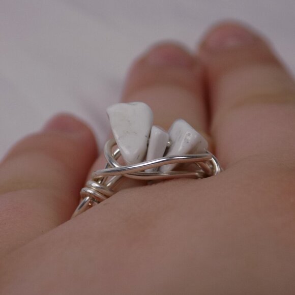 Howlite hand wrapped stone chip ring size 8 - Picture 5 of 6